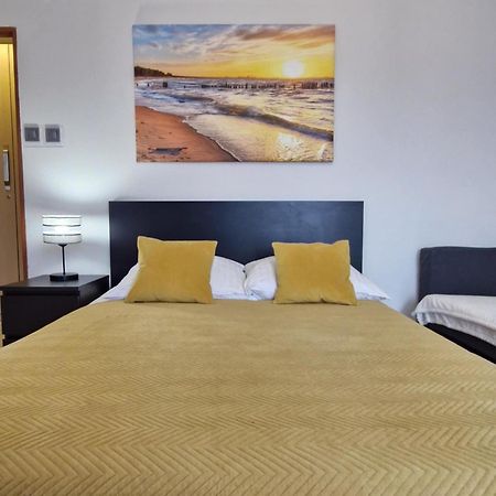 Cozy Modern Apartment Sunrise Studio 35M2 Balcony 3 Persons Krakkó Kültér fotó